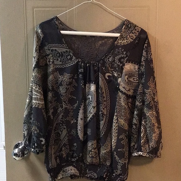 Ladies’ blouse - Picture 1 of 4
